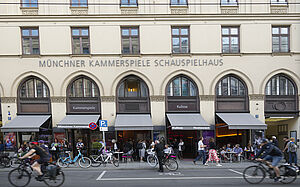 Münchner Kammerspiele von außen.